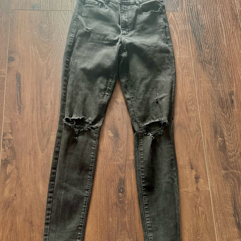 Distressed Black Skinny Jeans